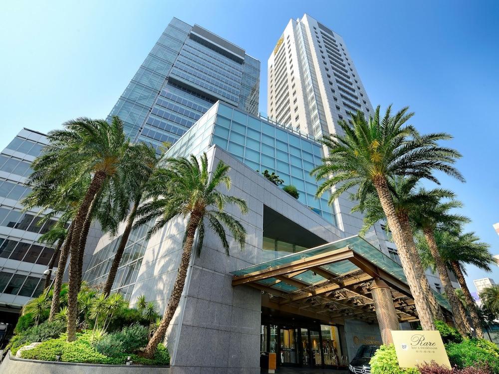 Windsor Hotel Taichung Extérieur photo The entrance of the hotel