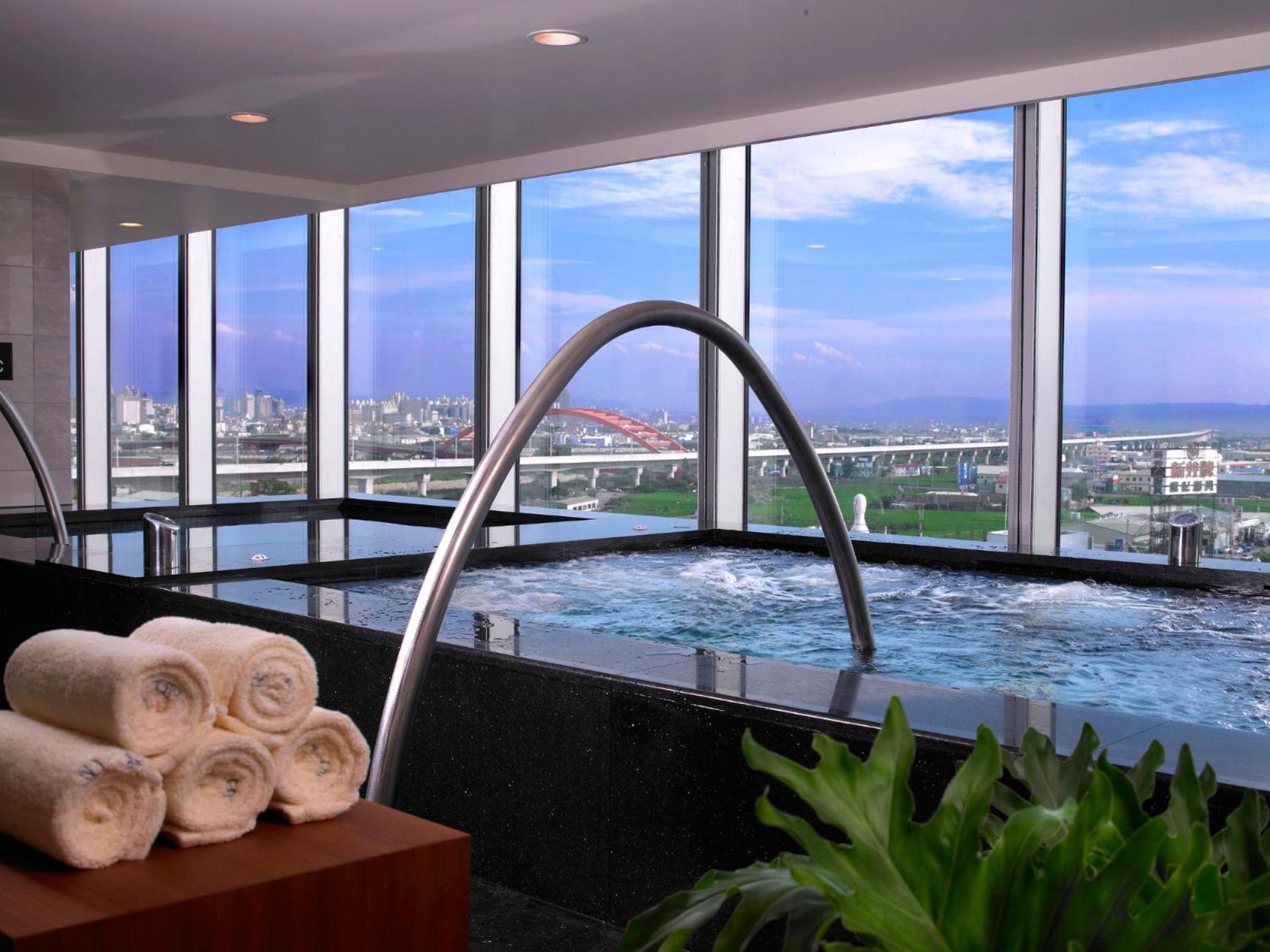 Windsor Hotel Taichung Extérieur photo The spa at the InterContinental