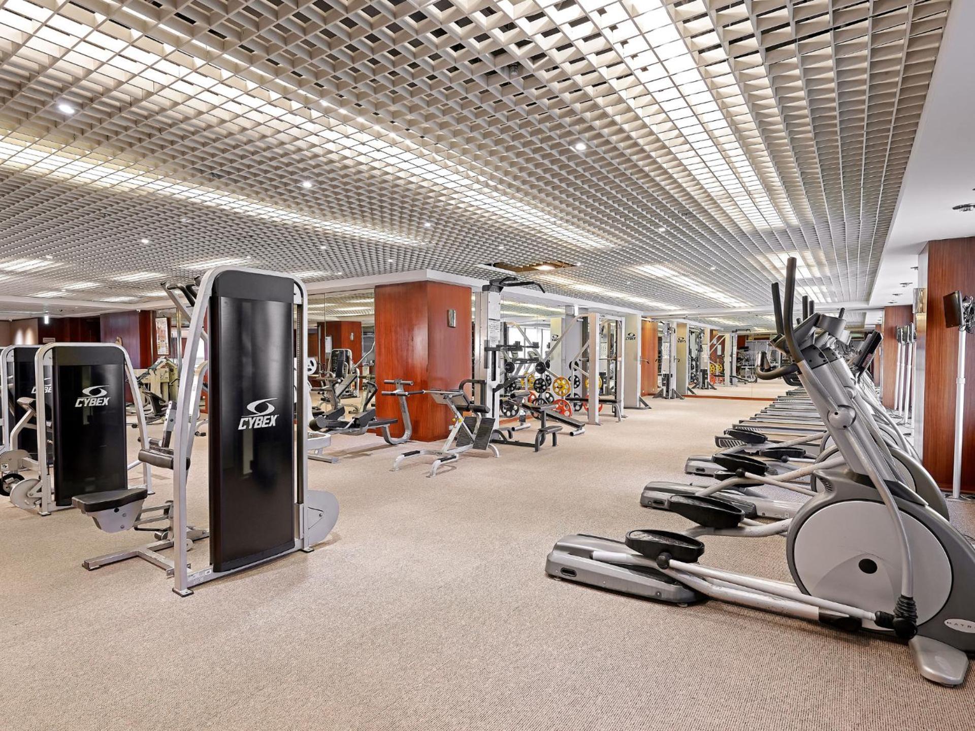 Windsor Hotel Taichung Extérieur photo The gym at the Mandarin Oriental, Hong Kong
