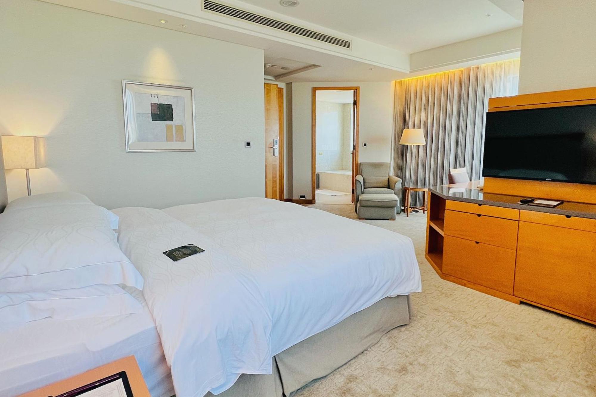 Windsor Hotel Taichung Chambre photo A room at the hotel