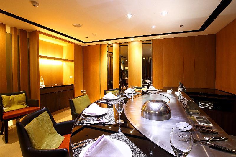 Windsor Hotel Taichung Extérieur photo The restaurant
